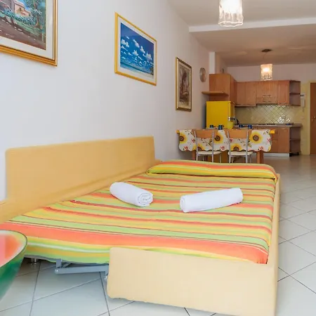 Beach! Fronte Mare - Piscina Park E Posto Inclusi Daire Lido di Jesolo
